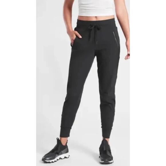 Athleta Trekkie North Jogger Pants | Black Travel Hiking Athleisure | Size 14 - Picture 1 of 9